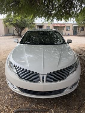 White 2013 Lincoln MKZ Base