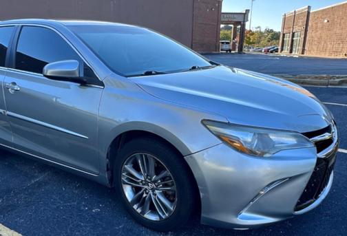 Silver 2017 Toyota Camry SE