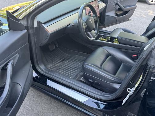 Black 2019 Tesla Model 3 Long Range