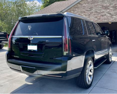 Photo 5 of 8 of 2019 Cadillac Escalade Luxury