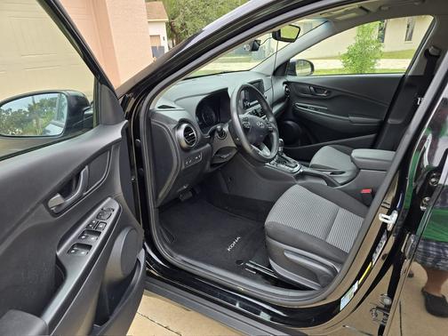 2020 Hyundai KONA SEL