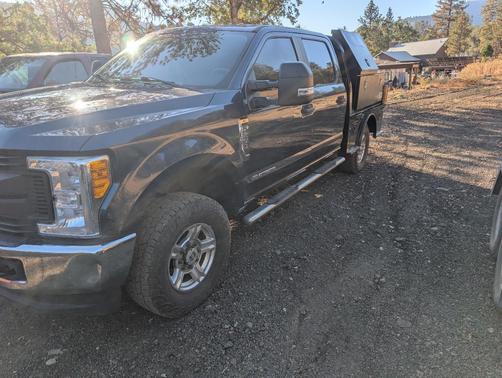 Blue 2017 Ford F-250 XL