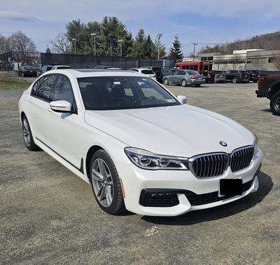 White 2019 BMW 750 i