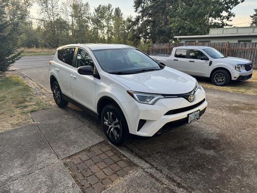 White 2018 Toyota RAV4 LE
