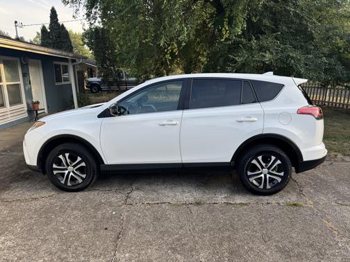 White 2018 Toyota RAV4 LE