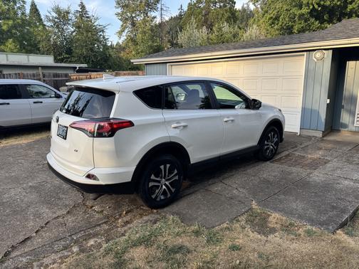 White 2018 Toyota RAV4 LE
