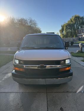White 2016 Chevrolet Express 3500 Work Van