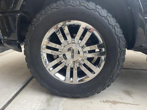 2008 Lincoln Mark LT Base