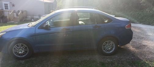 Blue 2011 Ford Focus SE