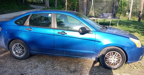 Blue 2011 Ford Focus SE
