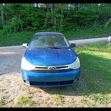 Blue 2011 Ford Focus SE