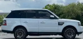 White 2013 Land Rover Range Rover Sport HSE