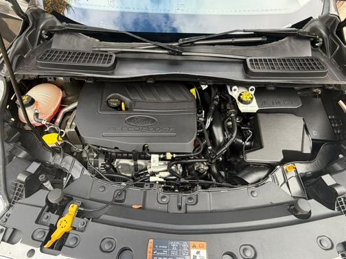 Gray 2017 Ford Escape SE