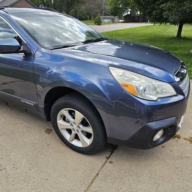 2013 Subaru Outback 2.5i Limited