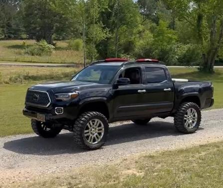 Black 2022 Toyota Tacoma SR5