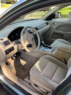Green 2006 Ford Five Hundred SE