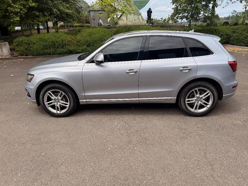 Silver 2015 Audi Q5 2.0T Premium Plus