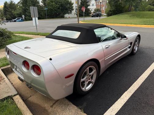 Silver 2000 Chevrolet Corvette Base