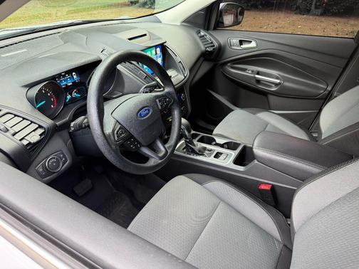 White 2018 Ford Escape SE