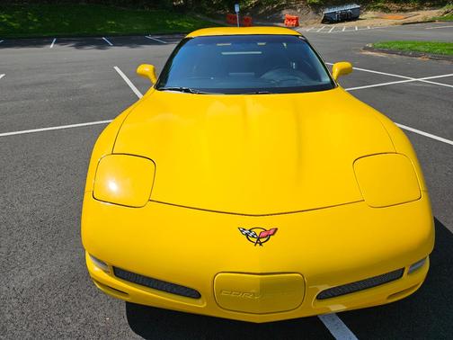 Yellow 2004 Chevrolet Corvette Z06