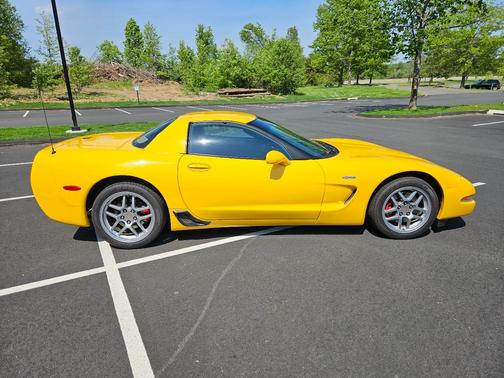 Yellow 2004 Chevrolet Corvette Z06