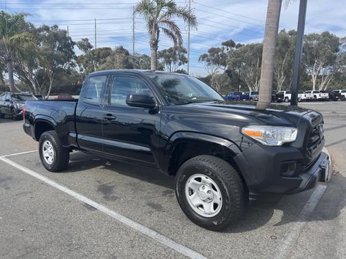 2017 Toyota Tacoma SR