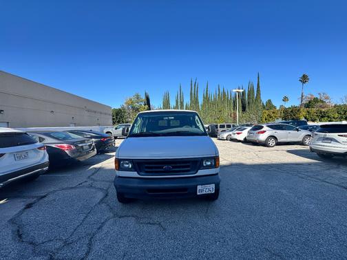 2006 Ford E350 Super Duty XL Extended Wagon