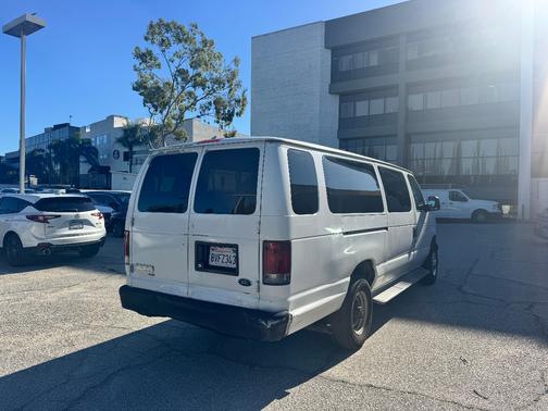 2006 Ford E350 Super Duty XL Extended Wagon