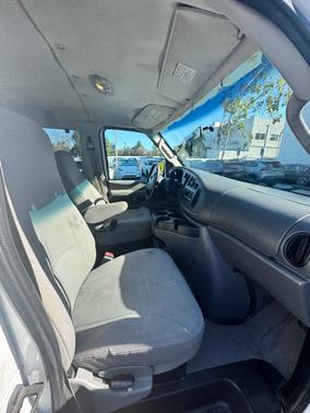 2006 Ford E350 Super Duty XL Extended Wagon