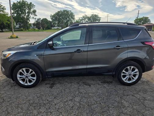 Gray 2018 Ford Escape SE