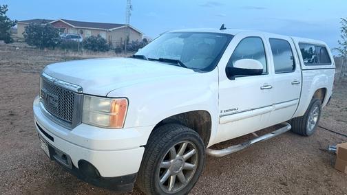 White 2008 GMC Sierra 1500 Denali Crew Cab