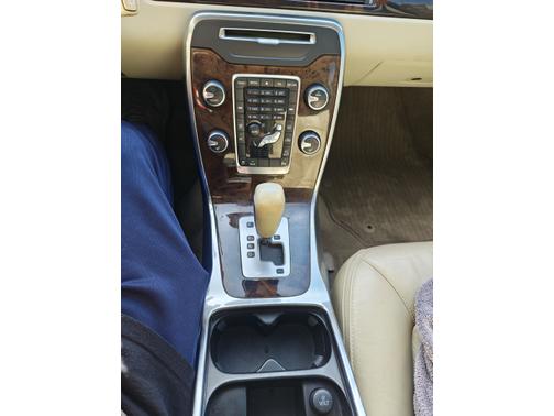 2012 Volvo XC70 T6 Premier Plus