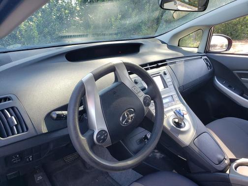 Red 2014 Toyota Prius Two