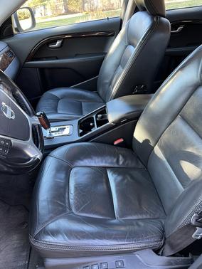 White 2010 Volvo XC70 T6