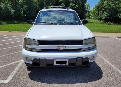 White 2004 Chevrolet TrailBlazer EXT LT