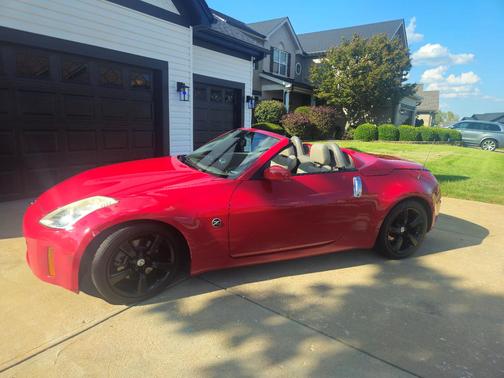 Red 2007 Nissan 350Z Touring