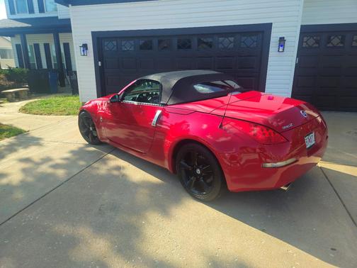 Red 2007 Nissan 350Z Touring