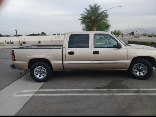 2005 GMC Sierra 1500 SLE Crew Cab