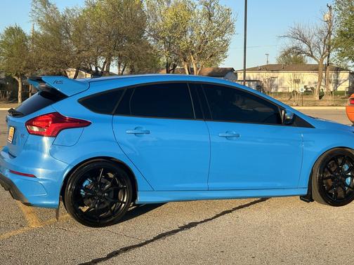 2017 Ford Focus RS Base