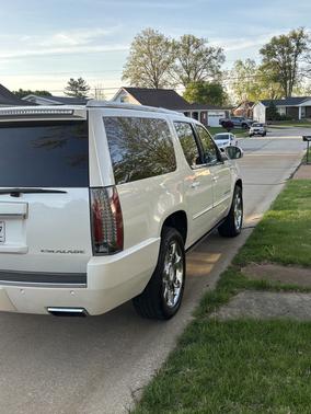2014 Cadillac Escalade ESV Premium