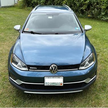 Blue 2017 Volkswagen Golf Alltrack TSI S