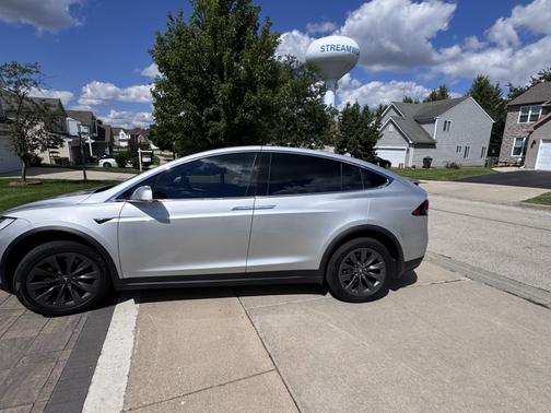 Silver 2018 Tesla Model X 100D