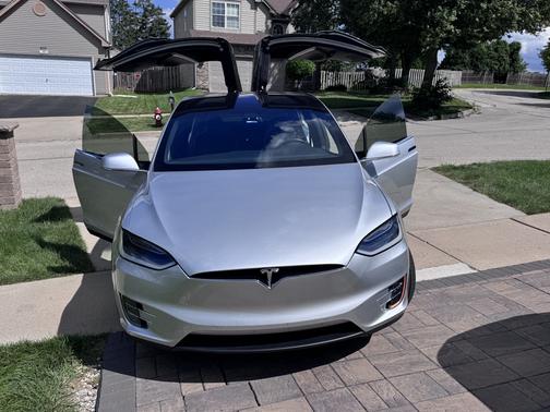 Silver 2018 Tesla Model X 100D