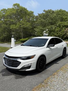 White 2022 Chevrolet Malibu 1LS