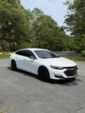 White 2022 Chevrolet Malibu 1LS