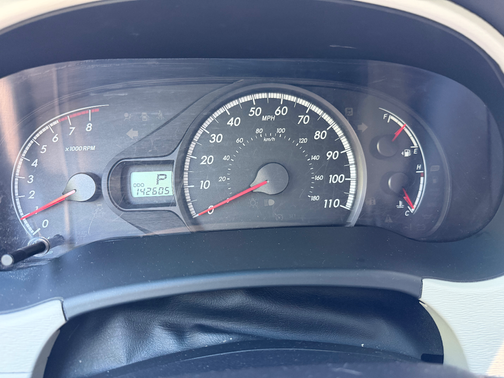 Silver 2014 Toyota Sienna LE