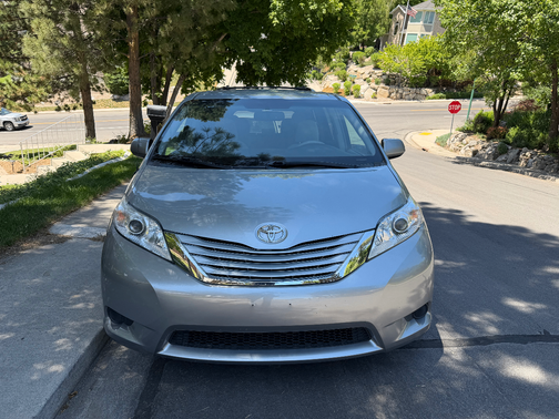 Silver 2014 Toyota Sienna LE