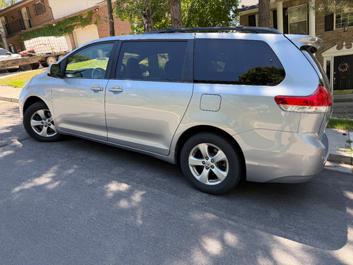 Silver 2014 Toyota Sienna LE