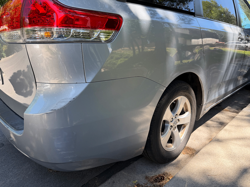 Silver 2014 Toyota Sienna LE