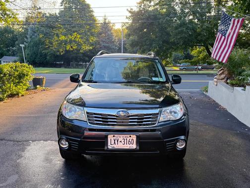 Blue 2012 Subaru Forester 2.5X Premium